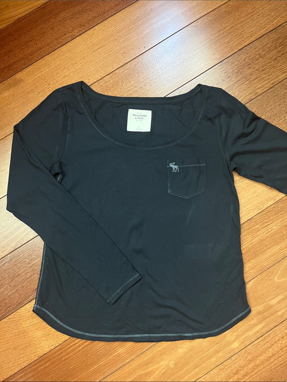 NWOT Y2K Abercrombie Moose Logo Long Sleeve Crewneck